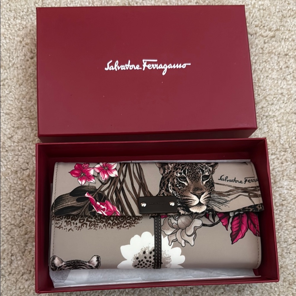 New Salvatore Ferragamo Women's Floral Wallet - Pink and Cream Leopard